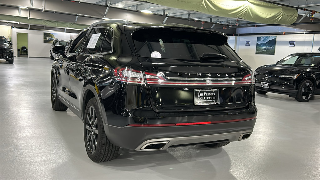 Used 2023 Lincoln Nautilus Reserve w/ Monochromatic Package AWD/4WD image 6