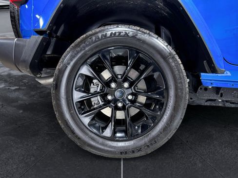 Used 2024 Jeep Wrangler Sahara image 30