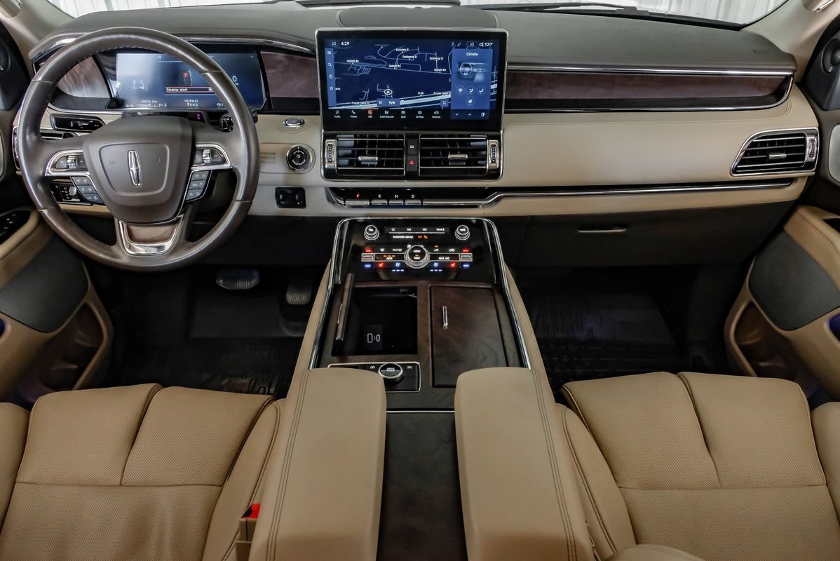 Used 2023 Lincoln Navigator L Reserve AWD/4WD image 13