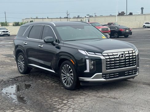 Used 2024 Hyundai Palisade Calligraphy AWD/4WD image 2