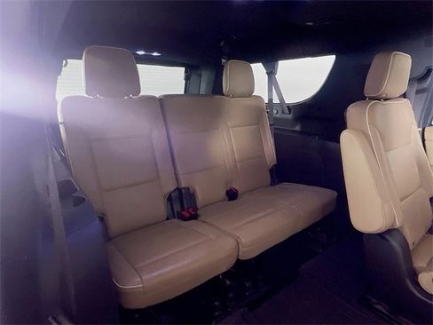 Used 2021 Chevrolet Suburban Premier w/ Premium Package image 30