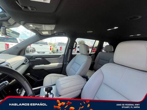 Used 2026 GMC Acadia Elevation w/ Elevation Premium Package FWD image 14