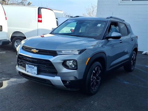 Used 2023 Chevrolet TrailBlazer LT image 3
