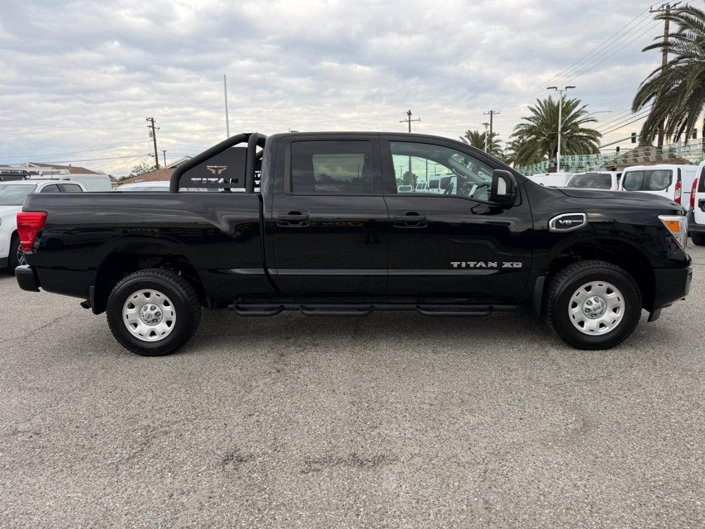 Used 2022 Nissan Titan SV AWD/4WD image 4