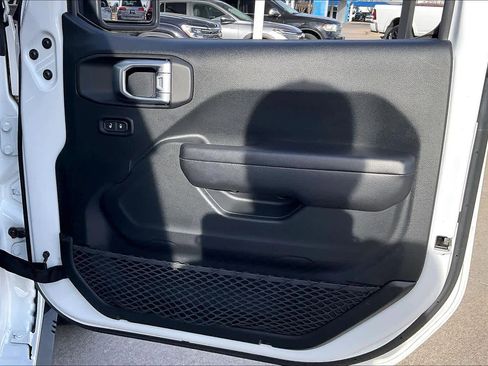 Used 2020 Jeep Gladiator Sport w/ Quick Order Package 24S image 22