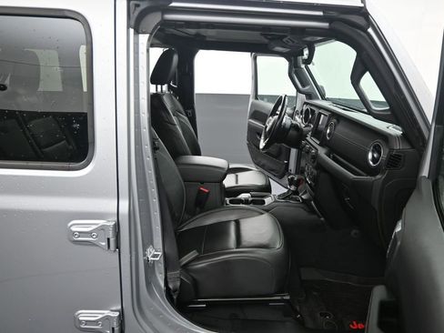 Used 2021 Jeep Wrangler Unlimited Sahara w/ Uconnect 4C Nav & Sound Group AWD/4WD image 32