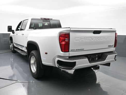 Used 2024 Chevrolet Silverado 3500 High Country w/ High Country Premium Package image 7