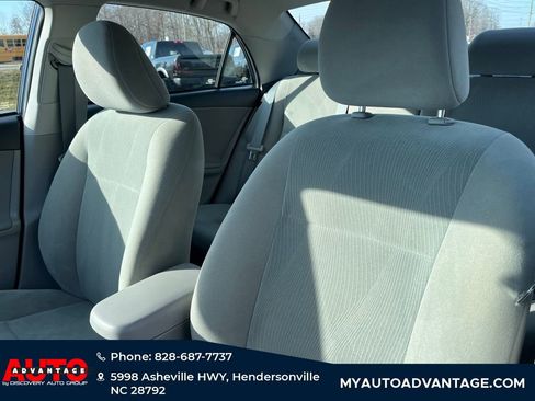 Used 2013 Toyota Corolla LE image 8