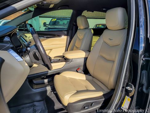 Used 2017 Cadillac XT5 FWD image 9