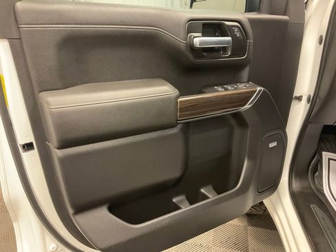 Used 2021 Chevrolet Silverado 1500 LT Trail Boss w/ Convenience Package II image 12