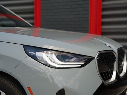 Used 2025 BMW X3 xDrive30i w/ Premium Package image 12