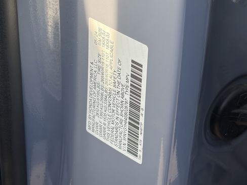 Used 2025 Honda Pilot TrailSport image 9