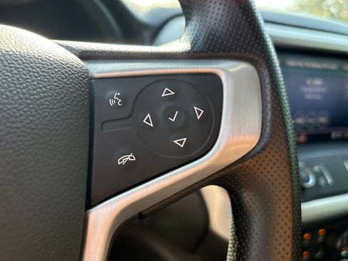 Used 2022 GMC Acadia SLE w/ Driver Convenience Package FWD image 14