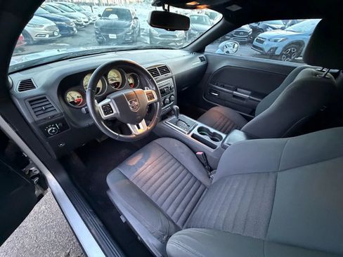 Used 2012 Dodge Challenger R/T image 19