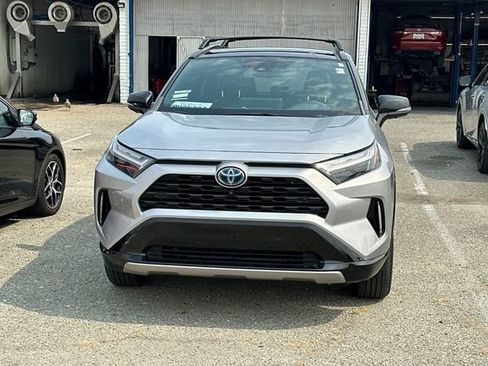 Used 2023 Toyota RAV4 XSE AWD/4WD image 3