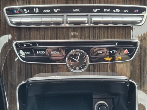 Used 2018 Mercedes-Benz C 300 4MATIC Sedan image 28