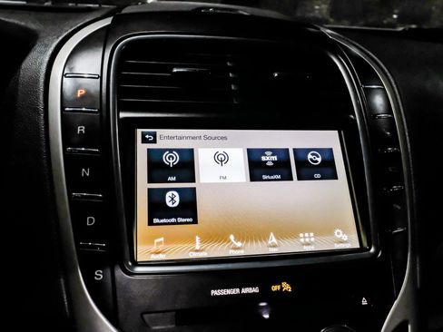 Used 2019 Lincoln Nautilus Reserve image 30