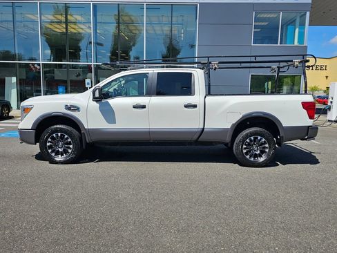 Used 2019 Nissan Titan PRO-4X w/ Pro-4x Utility Package AWD/4WD image 8