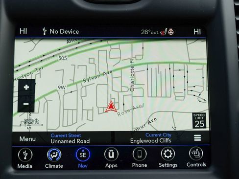 Used 2023 Chrysler 300 C image 51