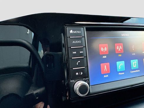 Used 2025 Nissan Kicks S image 27