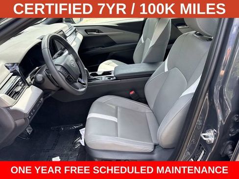 Used 2025 Toyota Camry SE FWD image 14