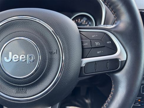 Used 2018 Jeep Compass Limited image 24