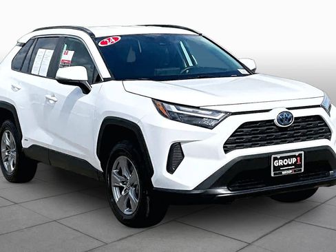 Used 2024 Toyota RAV4 XLE AWD/4WD image 2