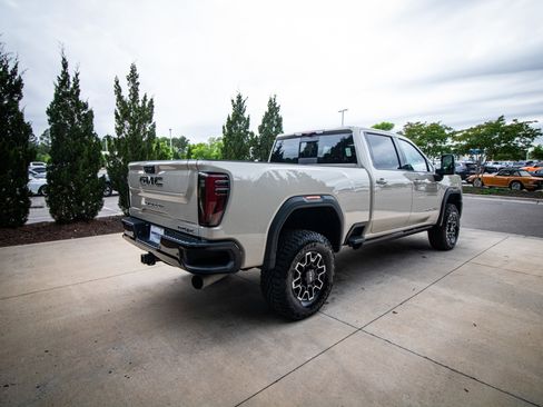 Used 2026 GMC Sierra 2500 AT4X w/ LPO, Black Badging Package AWD/4WD image 10