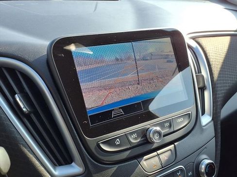 Used 2024 Chevrolet Malibu LT image 11