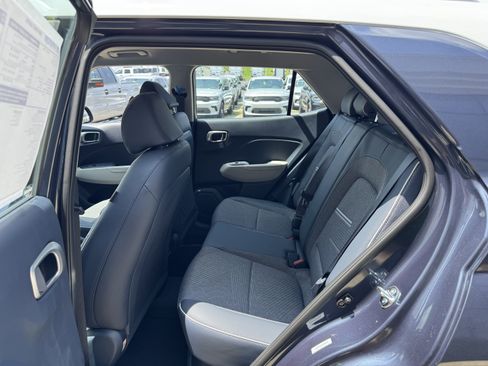 New 2025 Hyundai Venue Limited image 26