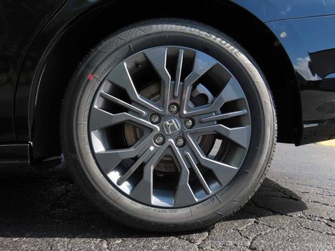 New 2026 Honda Odyssey Touring image 9