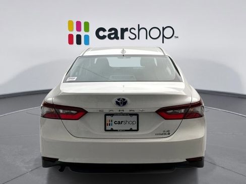 Used 2021 Toyota Camry LE image 4