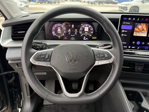 New 2026 Volkswagen Tiguan SE image 14