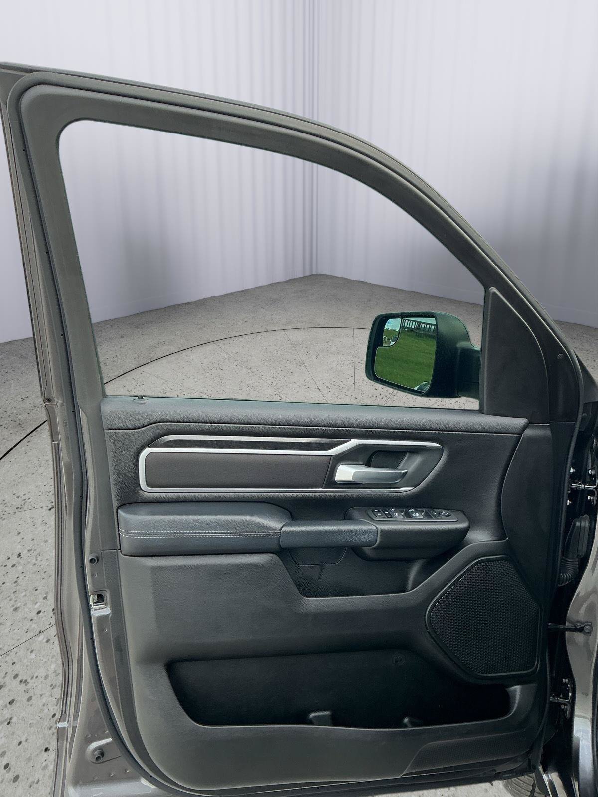 Used 2023 RAM 1500 Big Horn AWD/4WD image 17