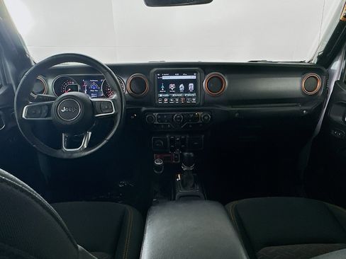 Certified 2022 Jeep Gladiator Mojave w/ Cold Weather Group image 27