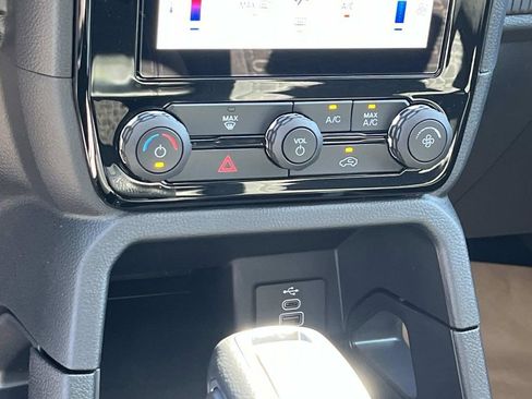 Used 2025 Ford Ranger XLT w/ FX4 Off-Road Package image 23