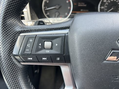 Used 2024 Mitsubishi Outlander FWD image 27