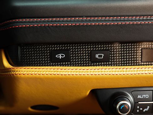 Used 2021 Ferrari F8 Tributo RWD image 40