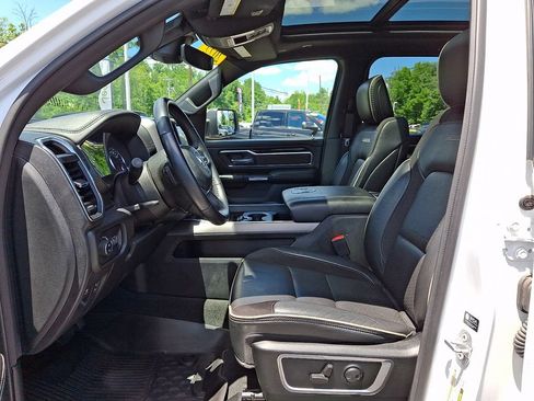 Used 2022 RAM 1500 Laramie w/ Sport Appearance Package AWD/4WD image 14