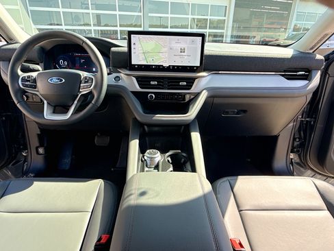 New 2026 Ford Explorer Active w/ Active Comfort Package AWD/4WD image 3