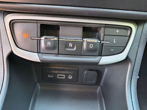 Used 2023 GMC Terrain SLT FWD image 19