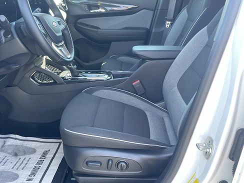 Used 2025 Chevrolet TrailBlazer LT w/ Convenience Package image 18