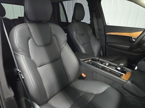 Used 2024 Volvo XC90 B5 Plus image 15