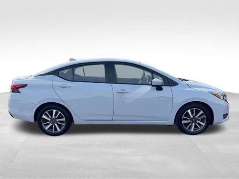 Certified 2023 Nissan Versa SV FWD image 9