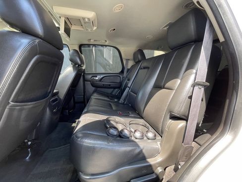 Used 2014 Chevrolet Tahoe LT w/ Luxury Package RWD image 36