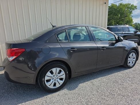 Used 2014 Chevrolet Cruze LS FWD image 4