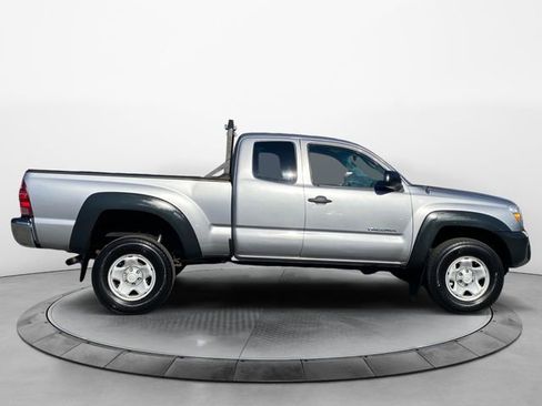Used 2015 Toyota Tacoma 4x4 Access Cab V6 w/ Convenience Package image 6
