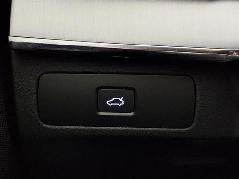 Used 2023 Volvo XC90 B5 Core image 22