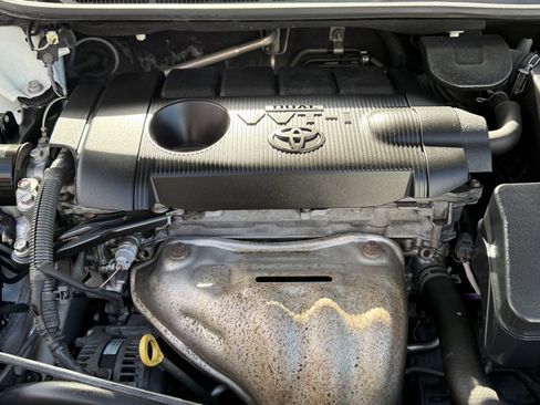 Used 2013 Toyota Venza XLE image 33