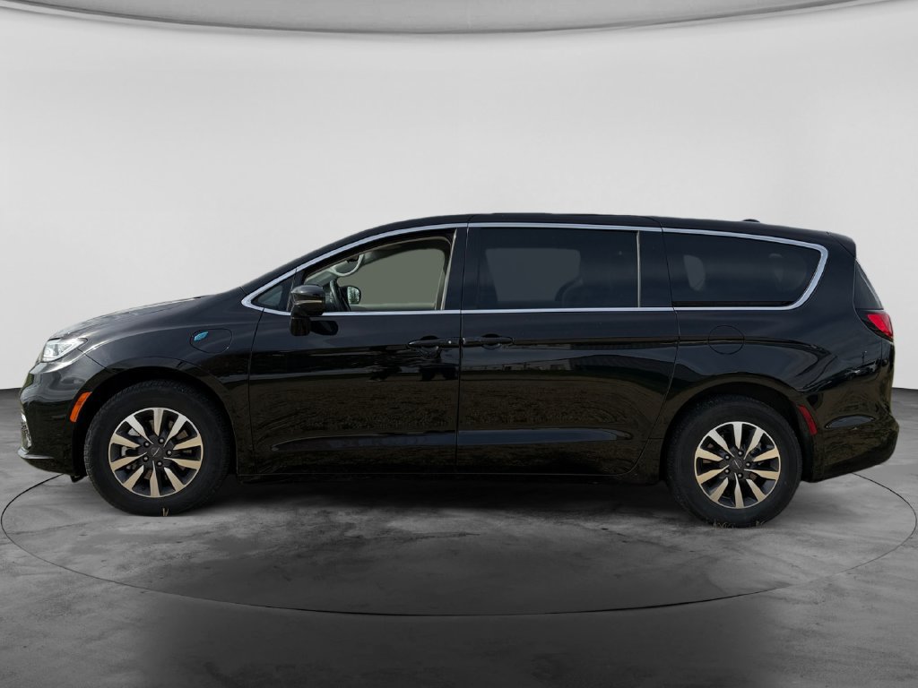 Used 2024 Chrysler Pacifica Limited FWD image 5